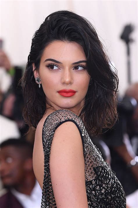 Get in touch with kendall jenner (@officialkendalljenner) — 5502 answers, 73227 likes. Kendall Jenner's Wet Hair Look — Met Gala Hairstyle How To ...