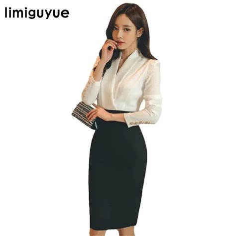 Japanese Business Woman Attire