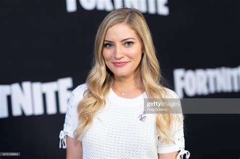 Is Ijustine Married Age Height Sister And Instagram Of Justine