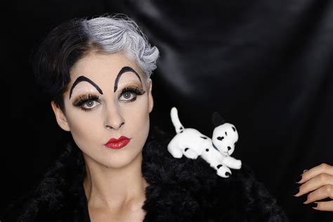 Cruella De Vil Makeup