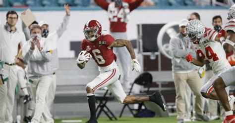 Alabama's DeVonta Smith Accepts Invite to 2021 Senior Bowl Ahead of NFL