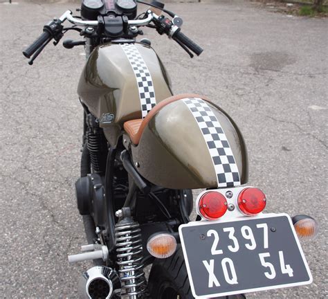 You might have seen some of nuno's work before, he regularly posts concept motorcycle sketches on the popular portuguese language cafe racer 351 forums, his work has been so well received that he now has his own facebook page with almost 1,000 followers. Racing Cafè: Suzuki GSX 400 Cafè Racer