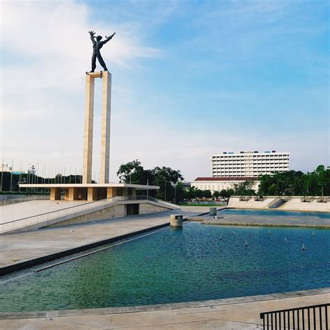 New Public Space In Jakarta Monumen Pembebasan Irian Barat Lapangan