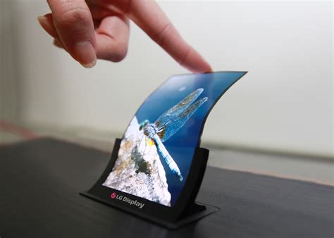 The Straight Truth About Samsung And Lgs Flexible Smartphone Displays