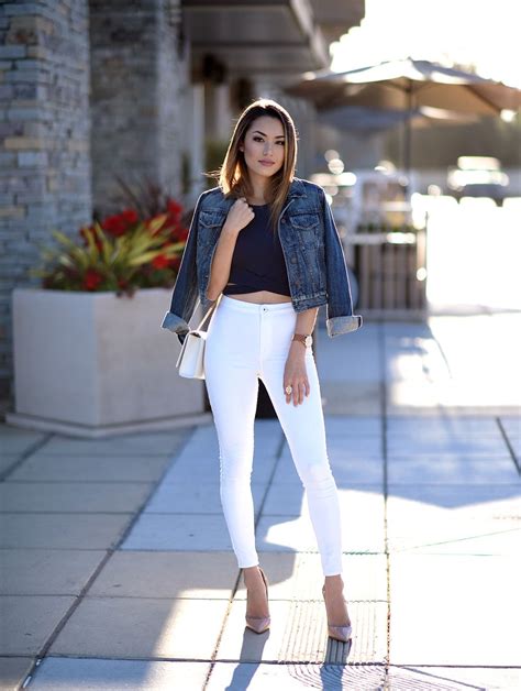Pin By Martha On White Jeans Style Tips How To Wear White Jeans Crop Top With Jeans White Jeans