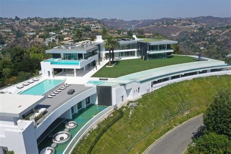 See Inside The Biggest Modern Home In The Us A Square Foot Los