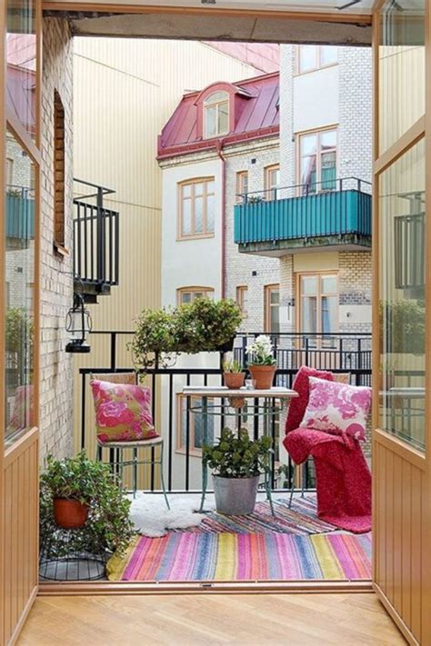 23 Gorgeous Small Apartment Balcony Design Ideas For