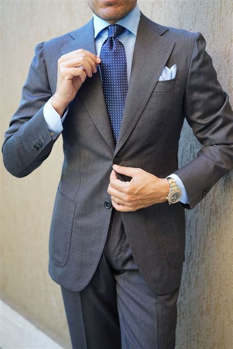 Ultimate suit guide for men. https://www.mytrendinglifestyles.com Dressing like a ...