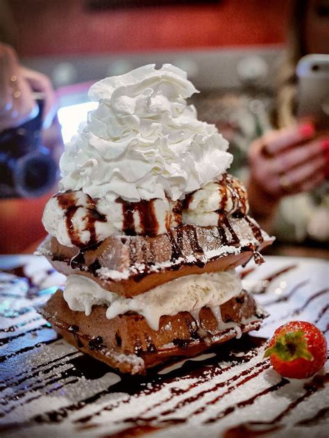 It's never the good stuff, but when you are piling the plate high with food you don't want to be rationing your drinks. Very Sweet Vegas | Las vegas desserts, Vegas food, Las ...
