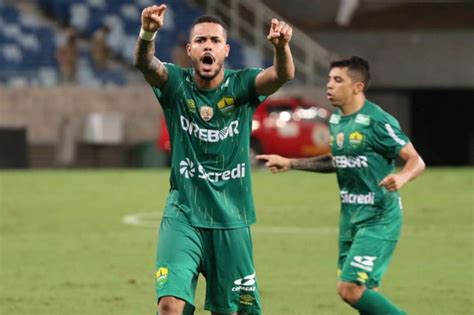 Escalações de cuiabá x juventude cuiabá. MidiaNews | Cuiabá bate o Juventude e fica mais perto da ...