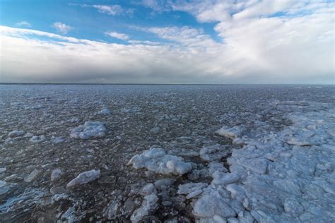 10 Rescued After Being Stranded On Ice Floes In Lake Erie