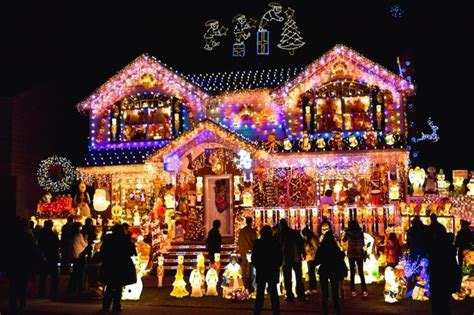 Lynch's lights win big time on ABC - Queens Chronicle: North/Northeast Queens News