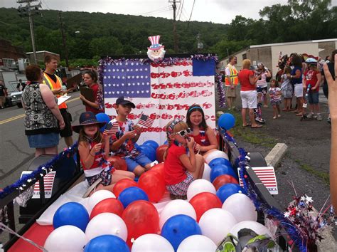 2013 4th of July parade float 2nd place win! | 4th of july parade, Parade float, Homecoming floats