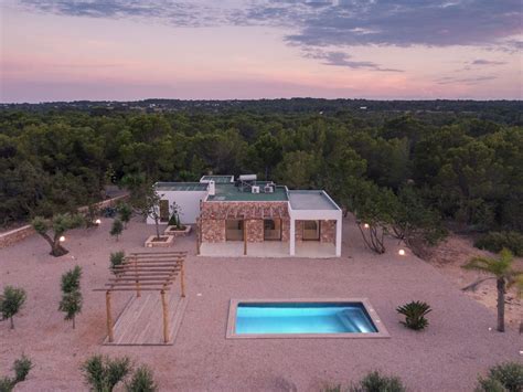 Etosoto comes from eto, earth to orbit, and soto, a school of japanese zen buddhist thought. Schönes Haus in Formentera 900 Meter vom Strand entfernt ...