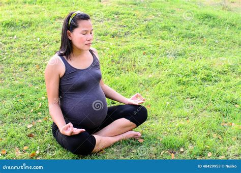 Pregnant Healthy Woman Meditating In Nature Stock Image Image Of Beauty Anticipation 48429953