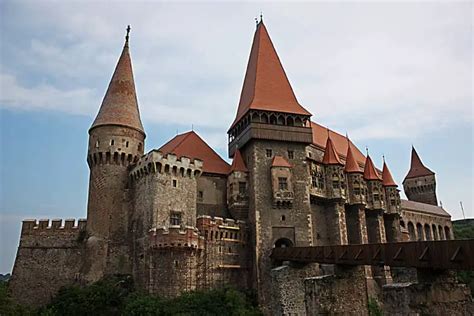 30 Incredible European Medieval Castles