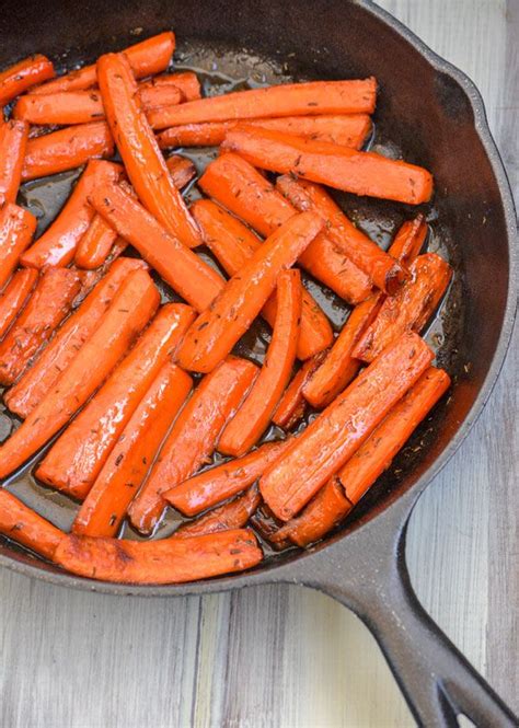 Maple Glazed Thyme Roasted Carrots