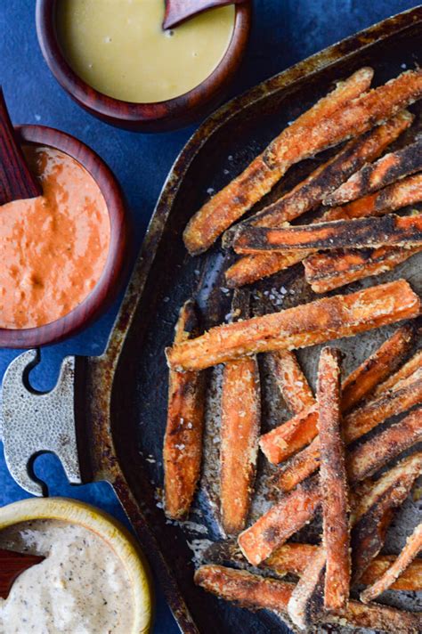 I made sweet potato fries in the oven yesterday, and i snacked on them while watching an episode of forensic files on hln as my boys watched footbal. Crispy Baked Sweet Potato Fries with Dipping Sauces | Linger