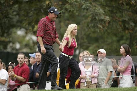 Usa Phil Mickelson With His Wife Amy Mickelson During Saturday News