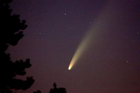 La Comète Neowise Est Actuellement Visible à Loeil Nu Icb