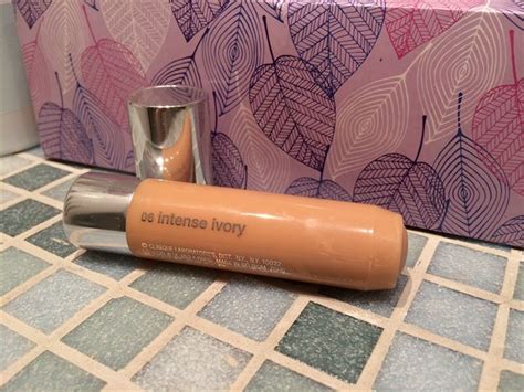 Elad Clinique Chubby In The Nude Foundation Stick