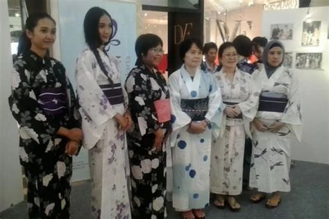 Ini Beda Pakaian Khas Jepang Kimono Dan Yukata
