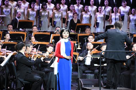 Vocal artists perform classical Chinese music for National Day
