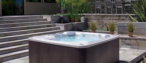 Sit and enjoy the birds and deer from the screened in front porch and enjoy no neighbors in view. Most Stunning Salt Water Hot Tub | Spas