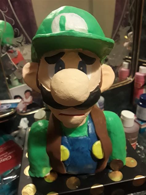 Luigi Statue Mario Amino