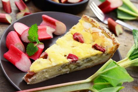 Rhabarberkuchen mit Pudding Rezept