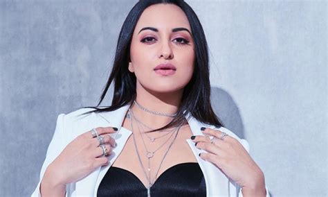 Trolls Ask Sonakshi Sinha Questions From Ramayan Heres How She Reacts