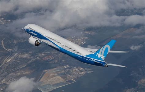 Update Boeing Dreamliner Completes Near Hour First Flight