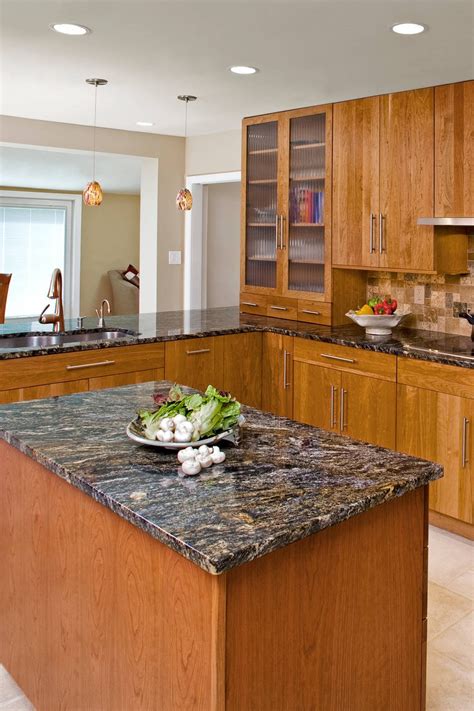 Light Oak Cabinets With Dark Granite Countertops