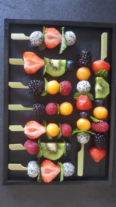 Les brochettes de fruits par Bouquet De Fruits