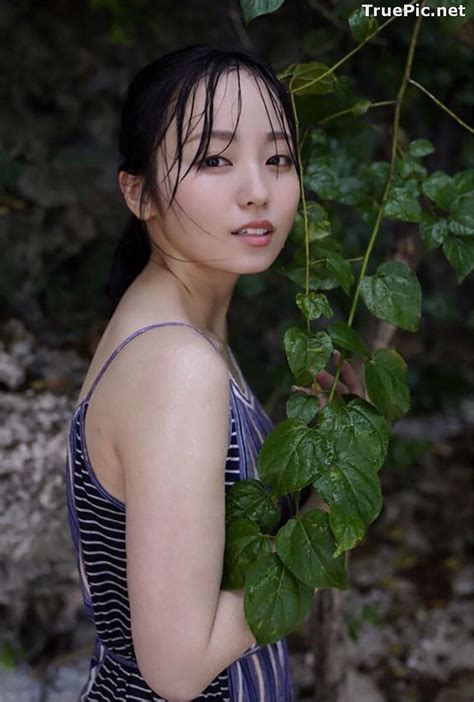 Japanese Actress And Model Yui Imaizumi Sexy Picture Collection 2020