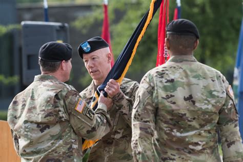 Us Army Human Resources Command Welcomes New Commander Article