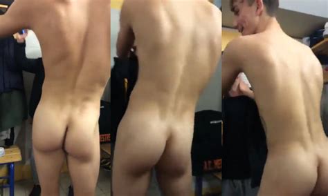 Italian Footballer Shows His Smooth Ass Spycamfromguys Hidden Cams