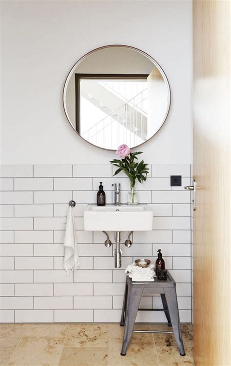 The following are some round mirror options to purchase for your bathroom DECOR TREND: Round bathroom mirrors | My Paradissi
