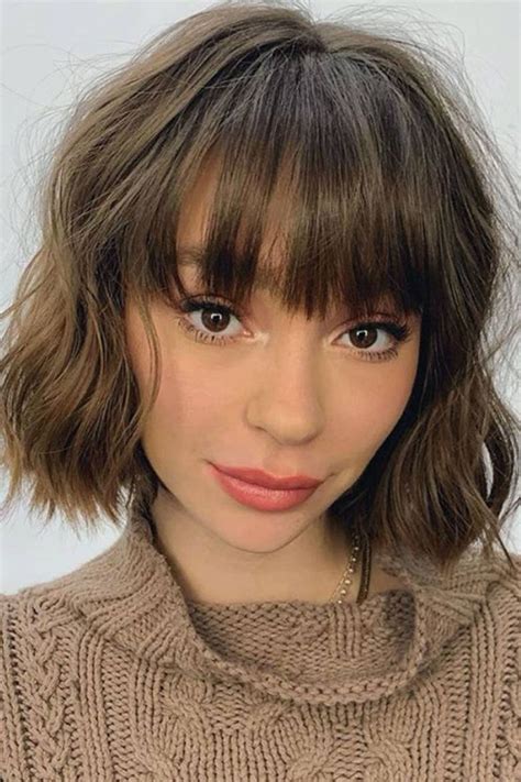Bella Hadid just debuted a chunky, lash-skimming fringe (plus all our