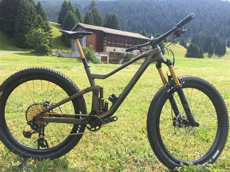 If you have an adventure in your mind for every weekend, then this is the perfect bike to head on to fulfill your heart's desire, riding with mates on a fun and thrill ride. Scott Genius 900 Ultimate - Mountain Bike 2019 Full ...