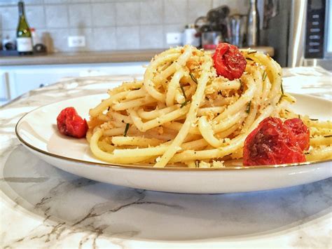 Bucatini Pasta With Rosemary Breadcrumbs