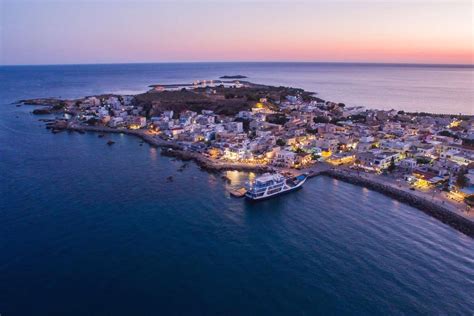 Paleochora A Picturesque Seaside Village In Crete Viva Elafonisi