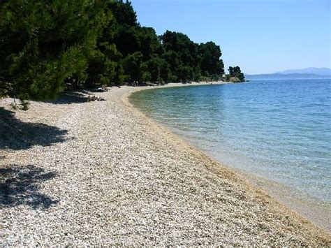 Ferienwohnungen ferienhäuser gästezimmer hotels ferienanlagen campingplätze. Split Strand im Kroatien Reiseführer http://www.abenteurer ...