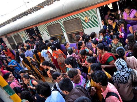 One In Four Women Harassed During Local Train Commute Reveals Survey Mumbai News Hindustan