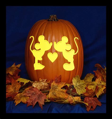 Superb Pumpkin Carvings With Mickey Minnie And Walt