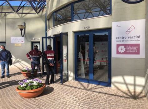 Tanta è la responsabilità che si porta dietro un semplice sì soprattutto quando in pierfrancesco majorino @pfmajorino. Covid: Puglia verso la zona arancione, Pd choc sui vaccini ...