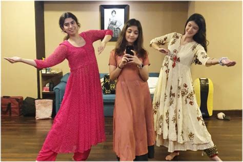 Shanaya Kapoor And Khushi Kapoor Train In Classical Dance See Pic Of Them Dressed In Ethnic Wear