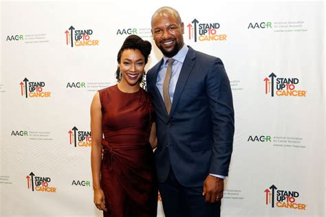 Happy Married Life Of Sonequa Martin Green Pregnant And Expecting A