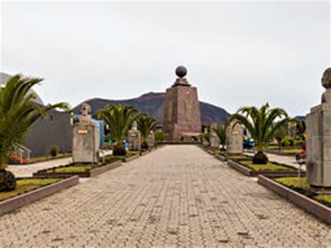 Tour Excursión A La Mitad Del Mundo Turismoiec