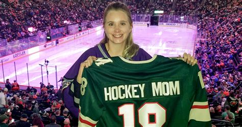 Gramentz Is Named The 2018 ‘schwans™ Hockey Mom Of The Year Schwan